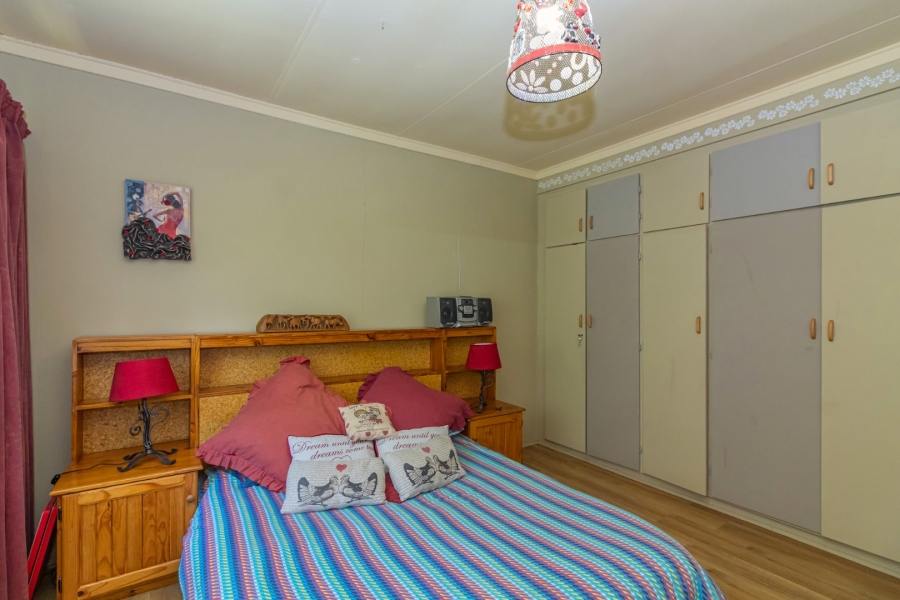 5 Bedroom Property for Sale in Jordania Free State